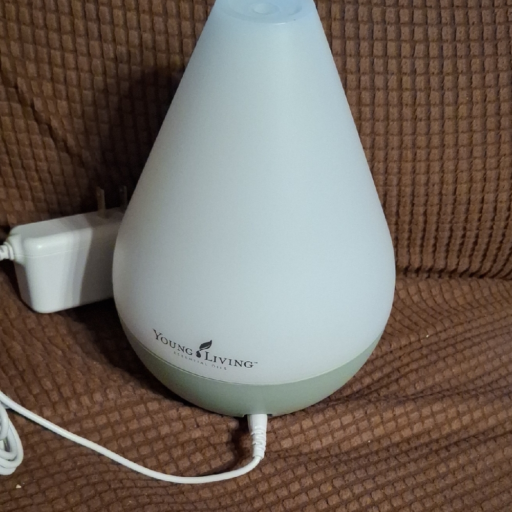 Young Living White and Green Aroma Diffuser